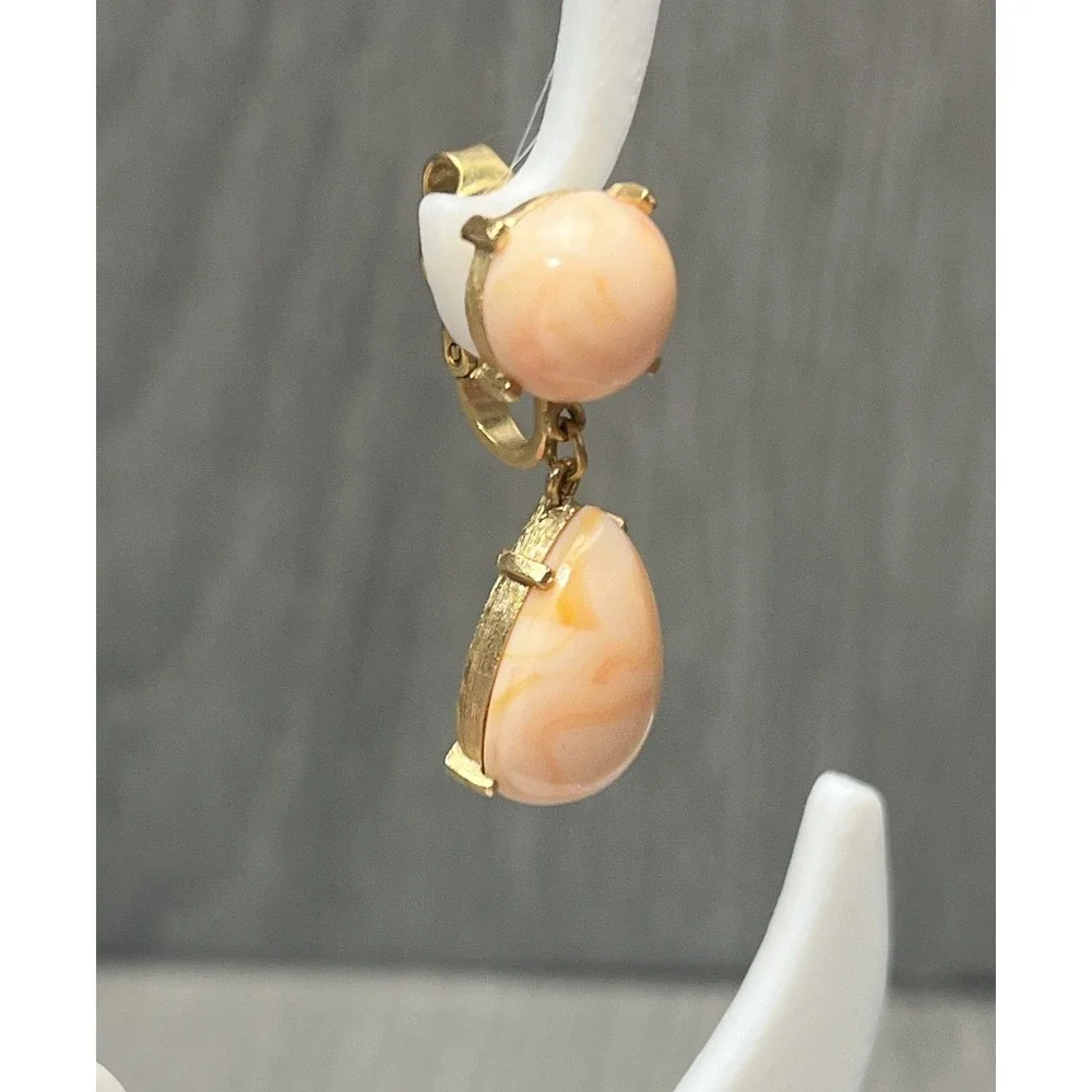 Vintage TRIFARI Peach Pink White Swirl Clip On Dangle Earrings Gold Tone